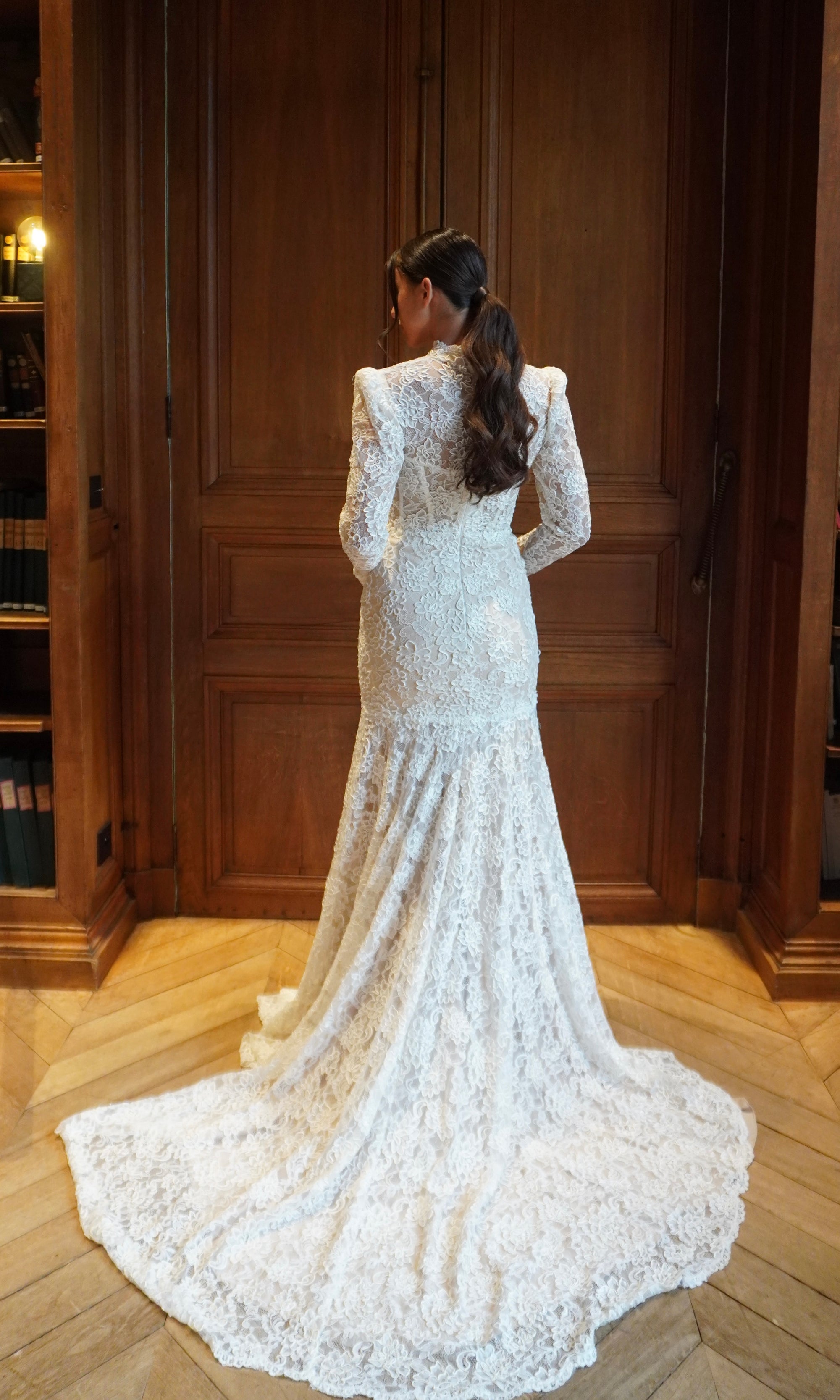 Robe Romantique En Dentelle Avec Traîne